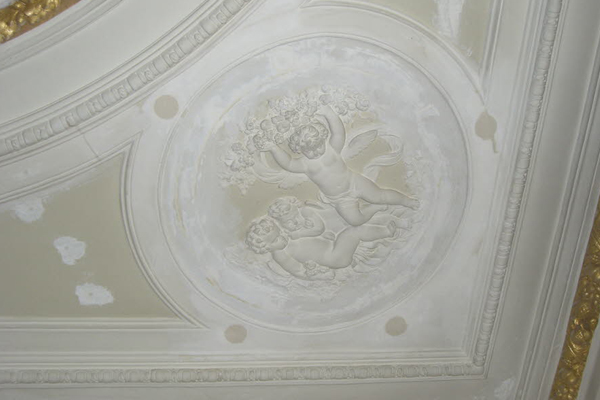 Sicherung & Hinterspritzung Stuckdecke Historismus